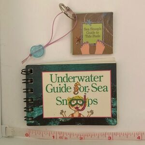 American Girl Doll mini book set 2003 - Kailey Snorkel Sea Snoops
